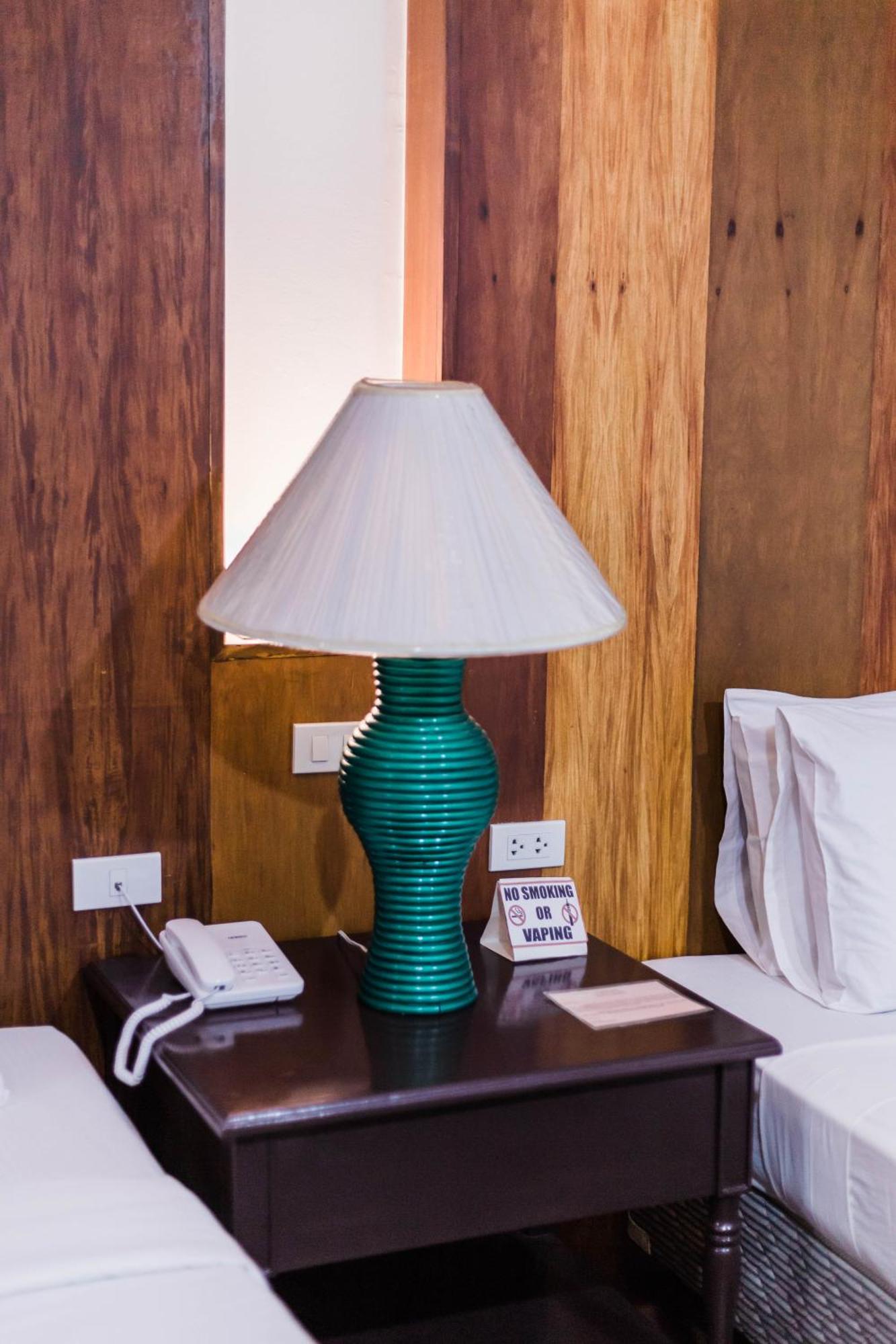 La Fiesta Hotel Iloilo City Dış mekan fotoğraf
