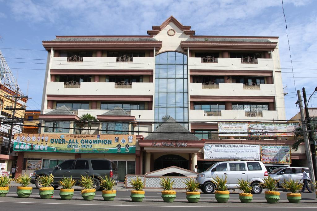 La Fiesta Hotel Iloilo City Dış mekan fotoğraf