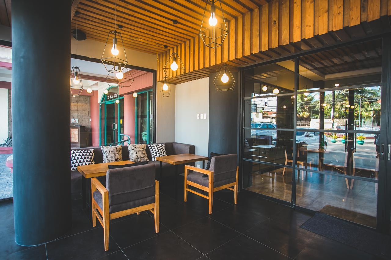 La Fiesta Hotel Iloilo City Dış mekan fotoğraf