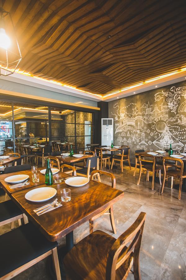 La Fiesta Hotel Iloilo City Dış mekan fotoğraf