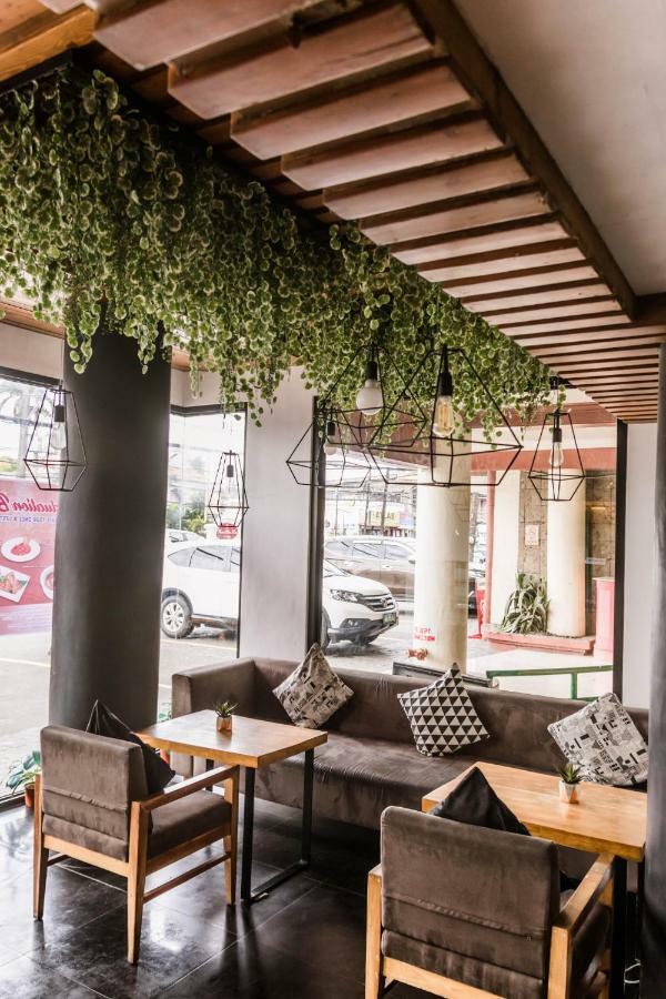 La Fiesta Hotel Iloilo City Dış mekan fotoğraf