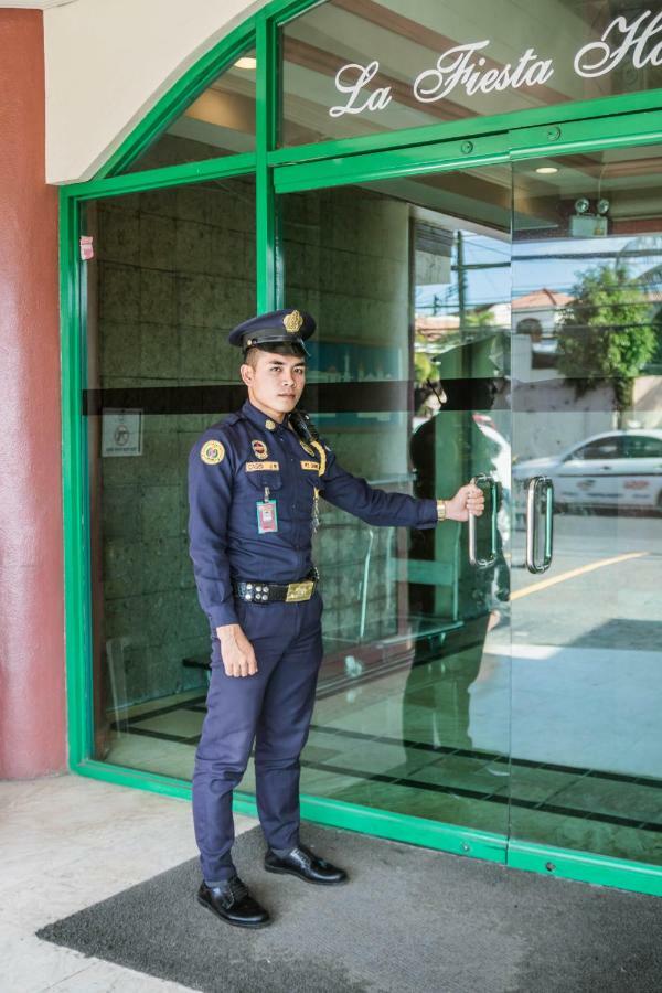 La Fiesta Hotel Iloilo City Dış mekan fotoğraf