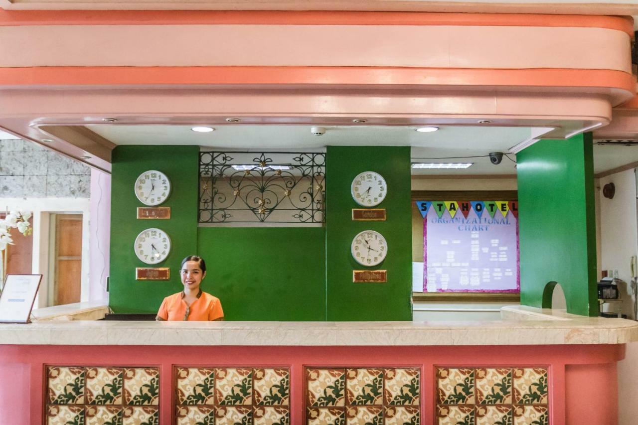 La Fiesta Hotel Iloilo City Dış mekan fotoğraf